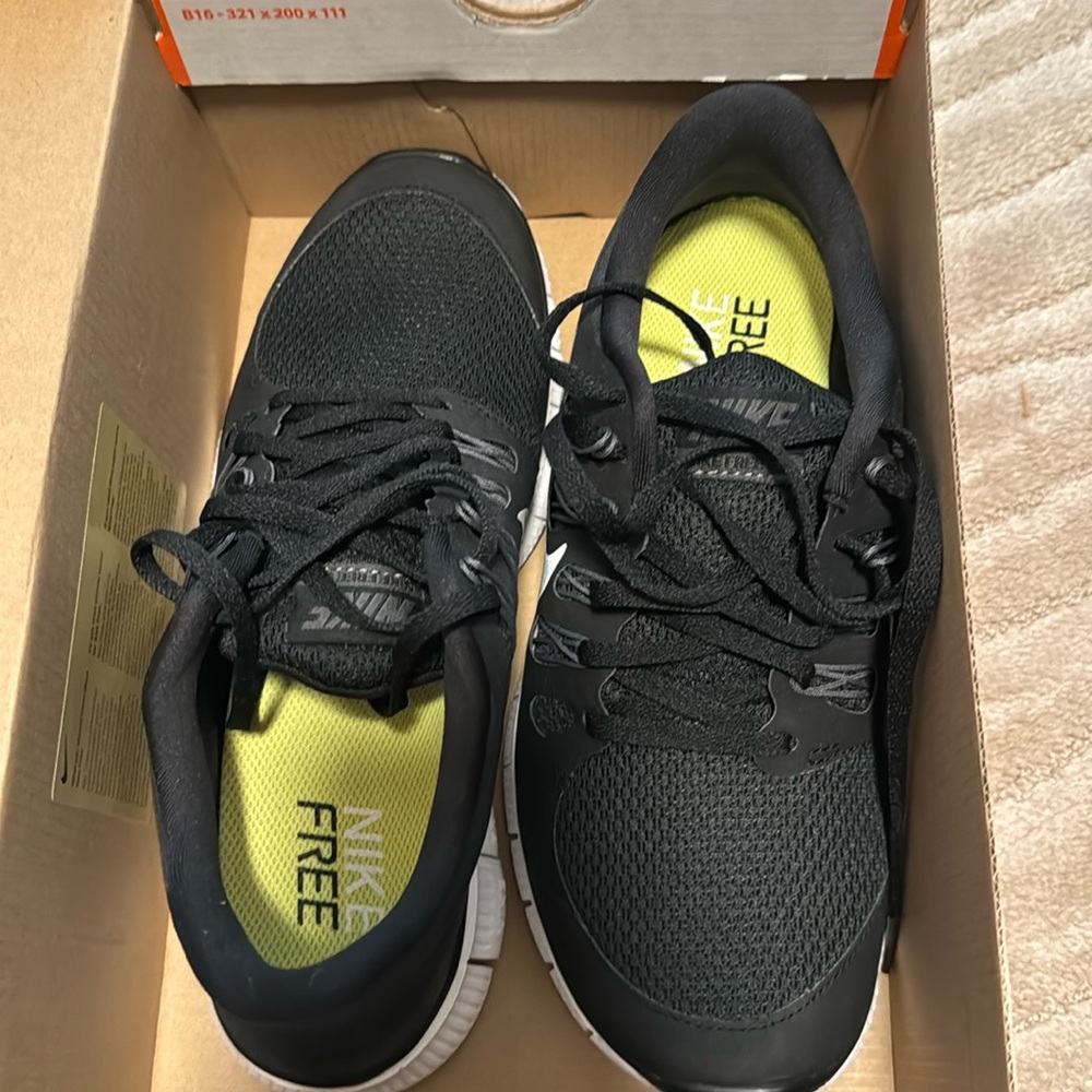 Women’s Nike Free 5.0 sneakers BNWT